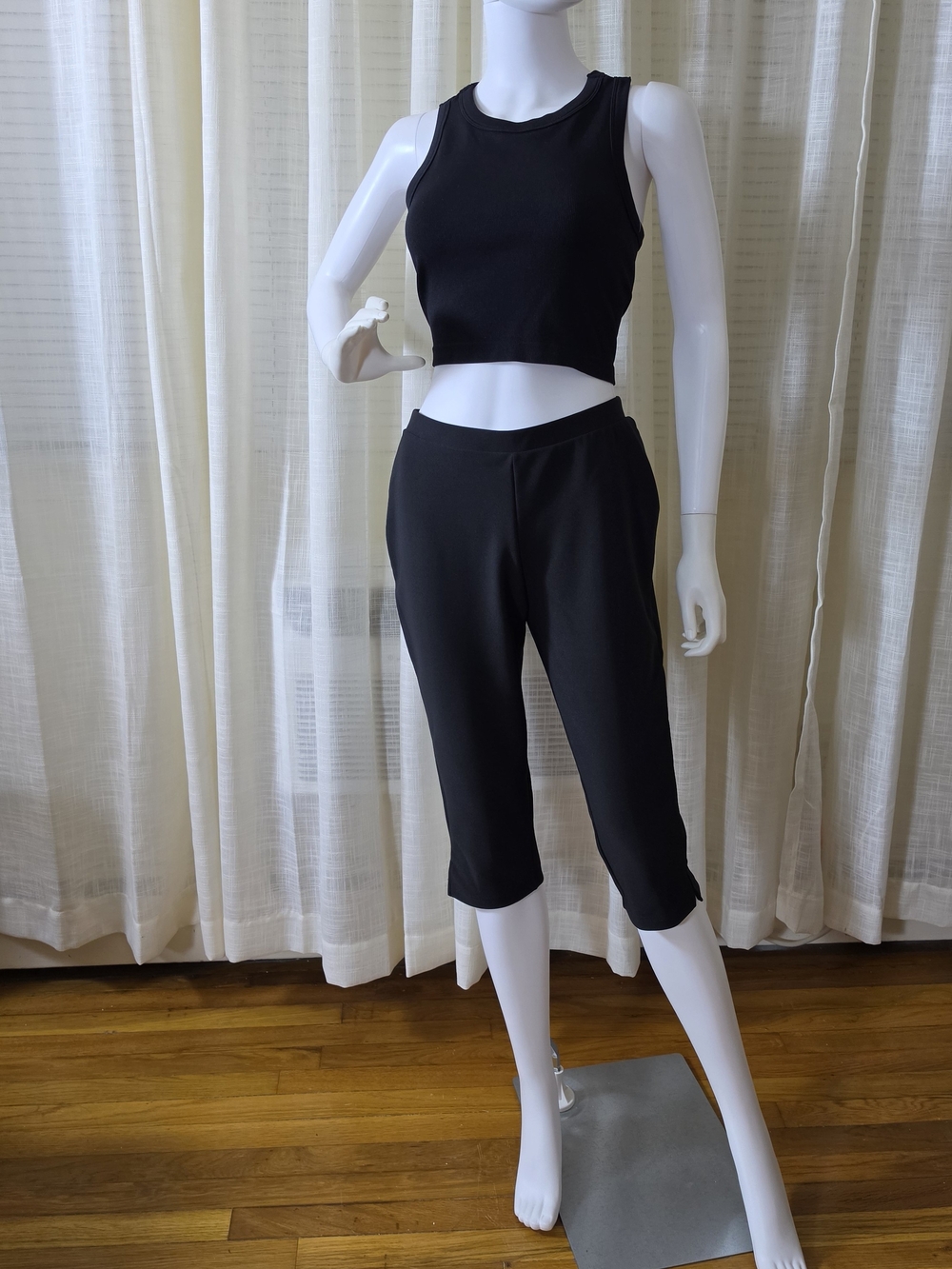 Capri Pants - Women - Picture 2 of 15